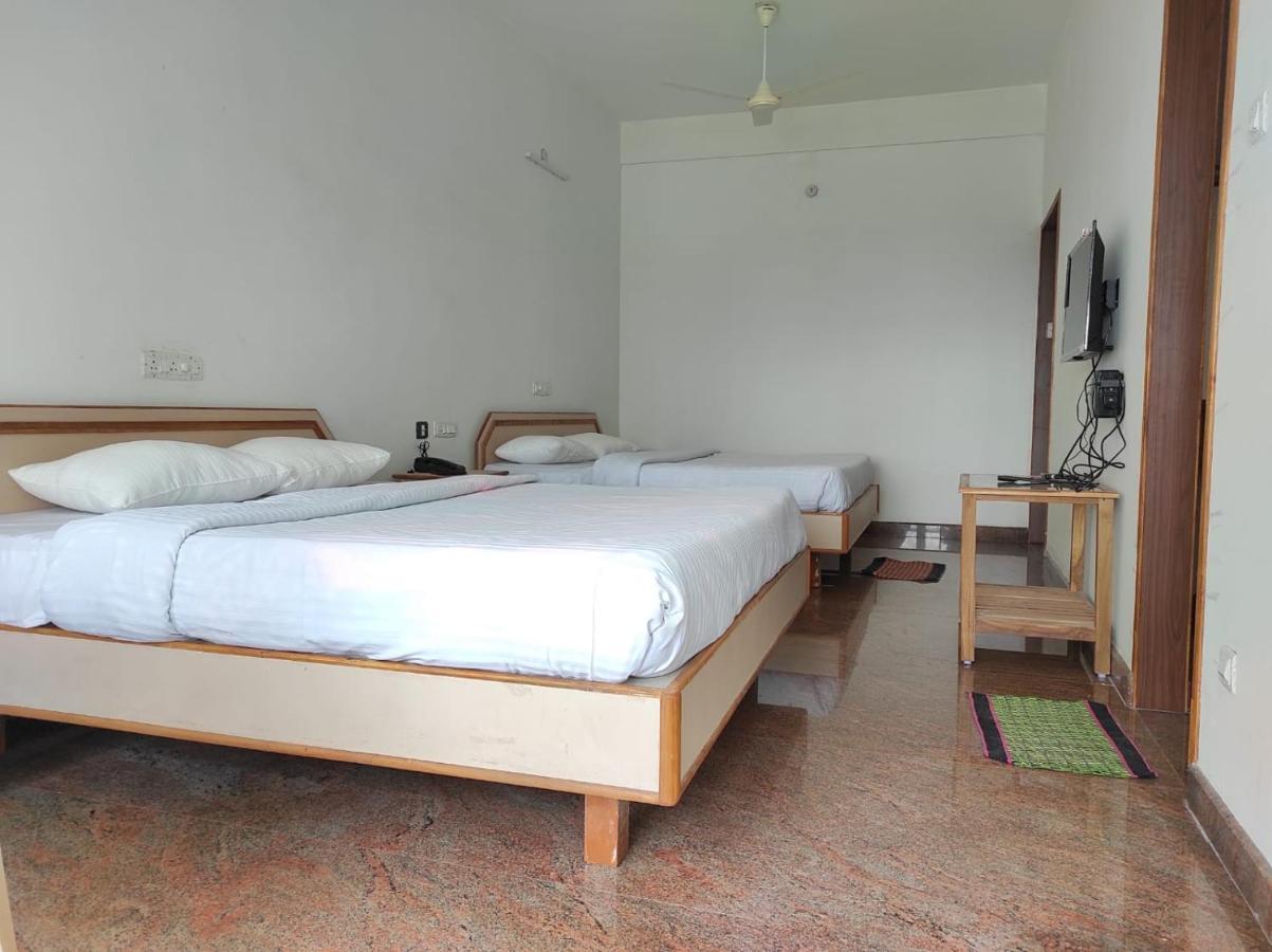 Sabari Residency Hotel วัลปาไร ภายนอก รูปภาพ